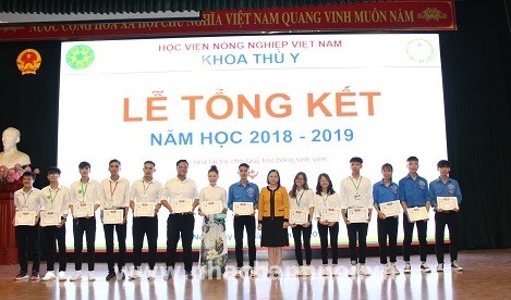 Các sinh viên có thành tích tốt trong Hoạt động Đoàn – Hội