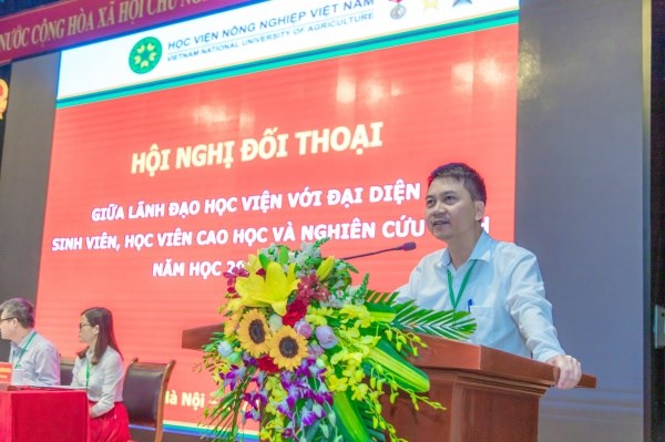 TS. Nguyễn Viết Đăng – Trưởng ban Quản lý đào tạo giải đáp câu hỏi của sinh viên về hoạt động đào tạo của Học viện