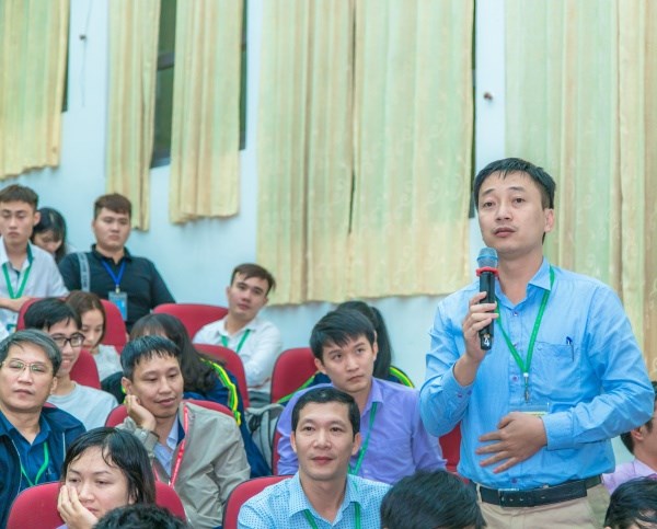 PGS.TS. Nguyễn Thanh Hải – Phó Chánh Văn phòng Học viện giải đáp các câu hỏi của sinh viên về những vấn đề liên quan đến ký túc xá, công tác an ninh, trật tự 