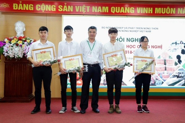 Hội nghị tổng kết khoa học công nghệ và vinh danh các nhà khoa học, sinh viên có thành tích nghiên cứu khoa học nổi bật năm học 2018 – 2019