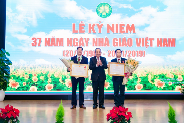 Viện Sinh học Nông nghiệp vinh dự đón nhận Huân chương Lao động hạng Ba  của Chủ tịch nước Cộng hòa xã hội chủ nghĩa Việt Nam