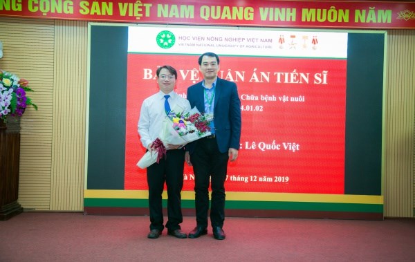 Nghiên cứu sinh Lê Quốc Việt và giảng viên hướng dẫn PGS.TS. Bùi Trần Anh Đào