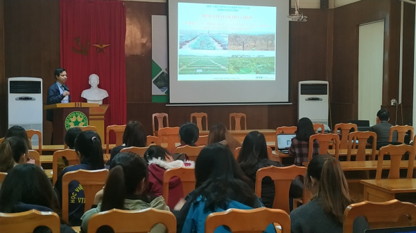 TS. Nguyễn Đức Huy, Phó trưởng Khoa Nông học phát biểu tại hội thảo