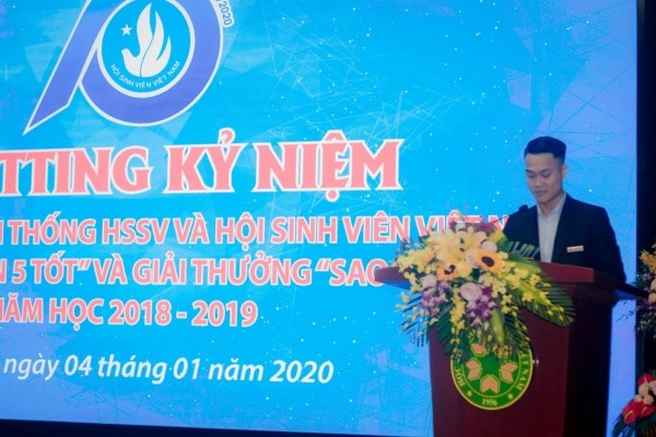 Đ/c Nguyễn Mạnh Linh - Phó chủ tịch Hội Sinh viên TP. Hà Nội phát biểu chúc mừng