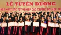 Hai sinh viên Học viện được vinh danh tại lễ tuyên dương thủ khoa xuất sắc tốt nghiệp, thành phố Hà Nội