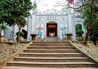 Đoàn viên Học viện Nông nghiệp Việt Nam dâng hương tưởng nhớ Vua Hùng