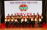 GS TS Nguyễn Thị Lan và PGS TS Nguyễn Hồng Minh được tôn vinh “Nhà khoa học của nhà nông” lần thứ Nhất