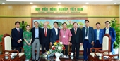 Hạ nghị sĩ quốc hội Yoichiro Aoyagi cùng đoàn đại biểu Nhật Bản đến thăm và làm việc tại Học Viện Nông nghiệp Việt Nam
