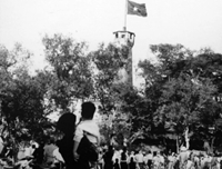 Lễ chào cờ đầu tiên sau giải phóng Thủ đô