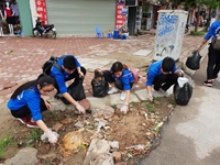 Hơn 300 sinh viên HVN ra quân dọn dẹp vệ sinh môi trường, giữ gìn cảnh quan đô thị