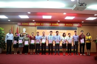 Công đoàn Học viện Nông nghiệp Việt Nam tổ chức kết nạp và trao thẻ cho đoàn viên công đoàn năm 2018