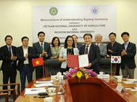 Vietnam National University of Agriculture and Incheon National University Korea cooperated for development