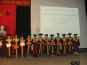 Lễ trao bằng tốt nghiệp Đại học Hệ chính quy cho sinh viên khóa 52