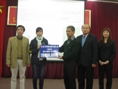 Công ty Cổ phần Tư vấn Kiến trúc AC thông qua Chương trình “Những tấm lòng cao cả” trao quà cho sinh viên Lương Thị Kim