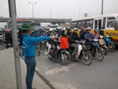 Hoạt động của Đội Giao thông xanh Trường Đại học Nông nghiệp Hà Nội