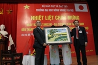 Đại sứ Nhật Bản tại Việt Nam đến thăm và làm việc với Trường Đại học Nông nghiệp Hà Nội