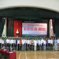 Hội chợ việc làm Trường Đại học Nông nghiệp Hà Nội năm 2012