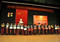 Lễ bế giảng và trao bằng tốt nghiệp cho Học viên cao học khóa 19