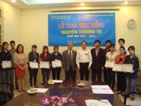 Lễ trao học bổng Nguyễn Trường Tộ cho sinh viên Nhà trường
