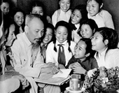 Thư gửi các cán bộ, cô giáo, thầy giáo, công nhân viên, học sinh, sinh viên nhân dịp bắt đầu năm học mới 15-10-1968 của Chủ tịch Hồ Chí Minh