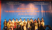 Lễ trao giải thưởng “Tài năng khoa học trẻ Việt Nam”