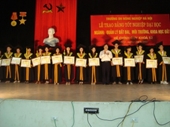 Lễ trao bằng tốt nghiệp Đại học Hệ chính quy cho sinh viên khóa 51 và 52
