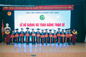 206 tân thạc sĩ rạng rỡ trong ngày Lễ Bế giảng và trao Bằng tốt nghiệp, bậc đào tạo trình độ thạc sĩ năm 2019