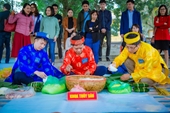 Rộn ràng không khí tại Hội chợ Xuân Học viện Nông nghiệp Việt Nam và Hội thi gói nấu bánh chưng chào xuân Canh Tý 2020