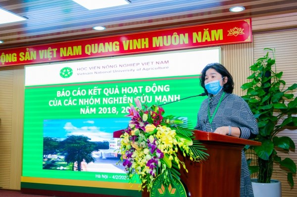 TS. Lê Huỳnh Thanh Phương – Trưởng ban Khoa học và Công nghệ trình bày Báo cáo kết quả nghiên cứu khoa học và công bố quốc tế năm học 2018-2019