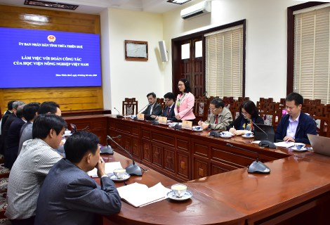 VNUA president, Prof. Dr. Nguyen Thi Lan addresses at the meeting