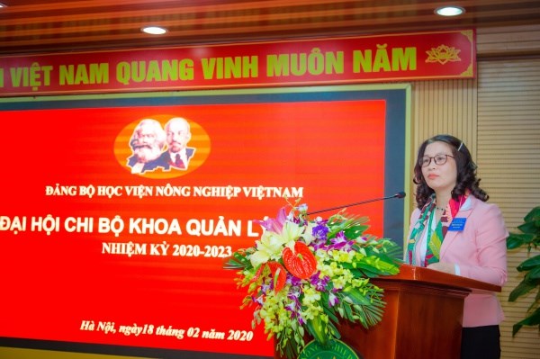 GS.TS. Nguyễn Thị Lan – Bí thư Đảng ủy, Giám đốc Học viện phát biểu  chỉ đạo Đại hội