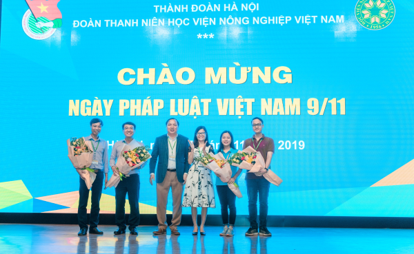 Chiếu phim chào mừng Ngày pháp luật Việt Nam