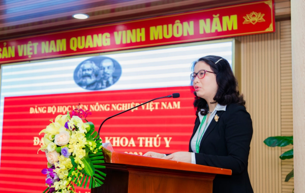 GS.TS. Nguyễn Thị Lan - Bí thư Đảng ủy, Giám đốc Học viện phát biểu chỉ đạo đại hội