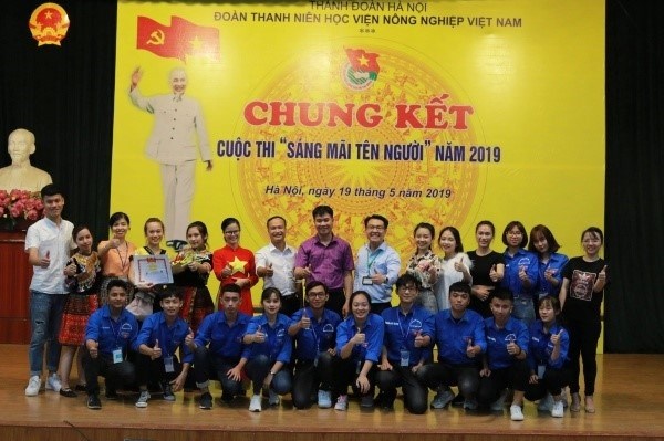 Sinh viên khoa Kế toán và Quản trị Kinh doanh đạt giải nhất Cuộc thi Sáng mãi tên Người năm 2019