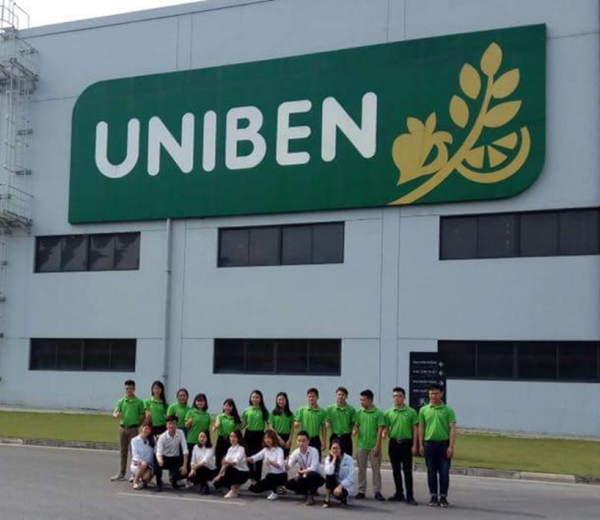 Sinh viên ngành Kinh tế đi thực tế nhà máy sản xuất thực phẩm Uniben tại Hưng Yên