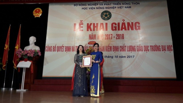 Học viện Nông nghiệp Việt Nam nhận giấy chứng nhận kiểm định chất lượng giáo dục trường đại học năm 2017