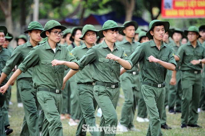 Gần 600 sinh viên tham gia khoá huấn luyện ngoại khoá.