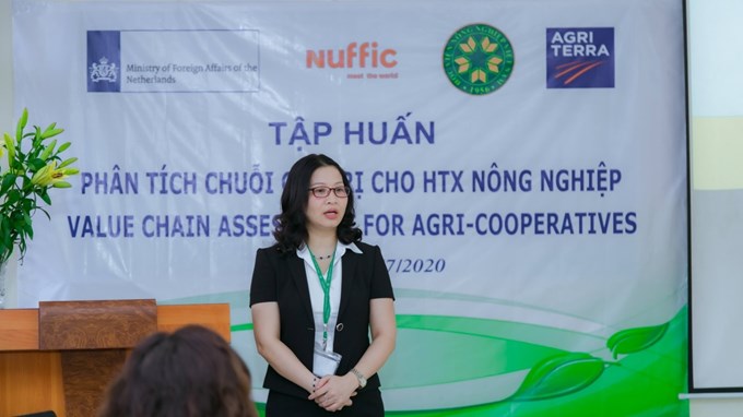 GS.TS. Nguyễn Thị Lan - Bí thư Đảng ủy, Giám đốc Học viện phát biểu tại buổi lễ
