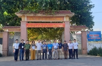 Cán bộ, viên chức Học viện Nông nghiệp Việt Nam làm nhiệm vụ kiểm tra công tác tổ chức coi thi tốt nghiệp THPT năm 2020 tại Nghệ An