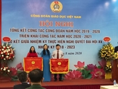 Công đoàn Học viện Nông nghiệp Việt Nam nhận cờ thi đua Công đoàn cơ sở xuất sắc trong phong trào thi đua “Nghiên cứu khoa học và chuyển giao công nghệ”