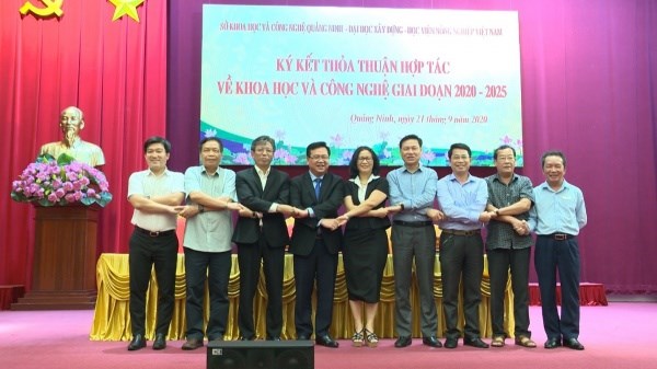 Sở Khoa học Công nghệ và các trường Đại học ký kết thỏa thuận hợp tác về khoa học công nghệ giai đoạn 2020 - 2025