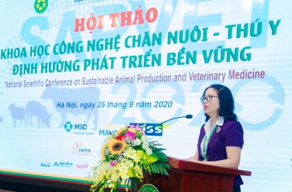 GS.TS. Nguyễn Thị Lan - Bí thư Đảng ủy, Giám đốc Học viện phát biểu khai mạc buổi lễ