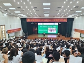 Sôi động với lớp học kỹ năng mềm cho tân sinh viên cùng chuyên gia