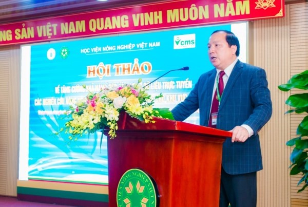 TS. Vũ Ngọc Huyên - Phó Bí thư thường trực Đảng ủy, Phó Giám đốc Học viện, Giám đốc Trung tâm Cung ứng nguồn nhân lực phát biểu khai mạc Hội thảo