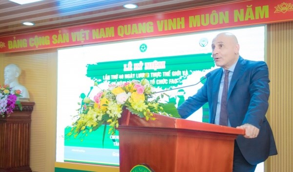 Ông Antonio Alessandro - Đại sứ Cộng hòa Ý tại Việt Nam bày tỏ vui mừng khi được tham dự Lễ kỷ niệm ngày Lương thực Thế giới lần thứ 40 và 75 năm thành lập FAO