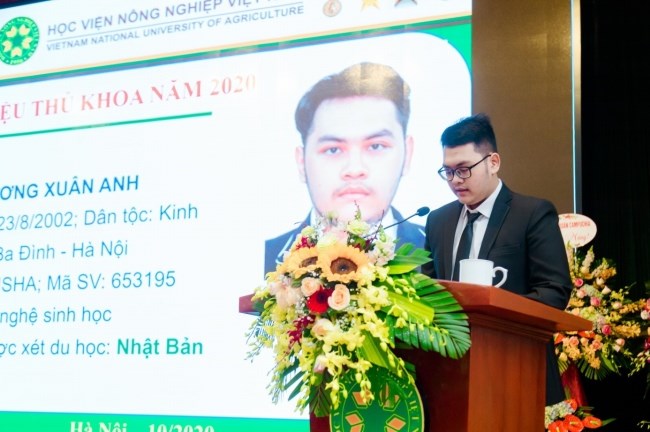 Sinh viên Dương Xuân Anh - thủ khoa khóa 65 bày tỏ niềm vui và tự hào khi trở thành sinh viên Học viện Nông nghiệp Việt Nam