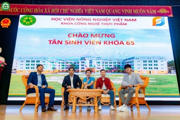 Tọa đàm giữa cựu sinh viên, doanh nghiệp với tân sinh viên K65