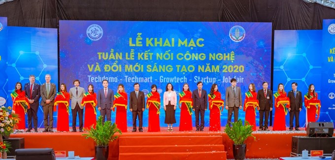 Lễ cắt băng khai mạc Tuần lễ Kết nối công nghệ và Đổi mới sáng tạo năm 2020