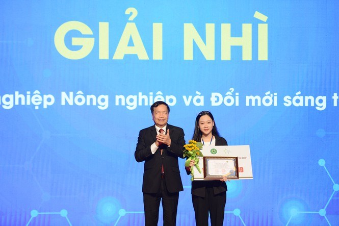 Giải Nhì là cải tiến và phát triển sản phẩm truyền thống từ gạo và hoạt chất thiên nhiên của sinh viên Học viện Nông nghiệp Việt Nam.