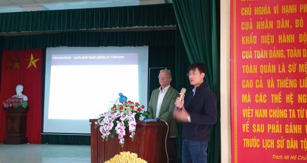 Ông Fred Unger – Trưởng Đại diện ILRI vùng Đông và Đông Á, Giám đốc dự án Safepork phát biểu tại hội thảo